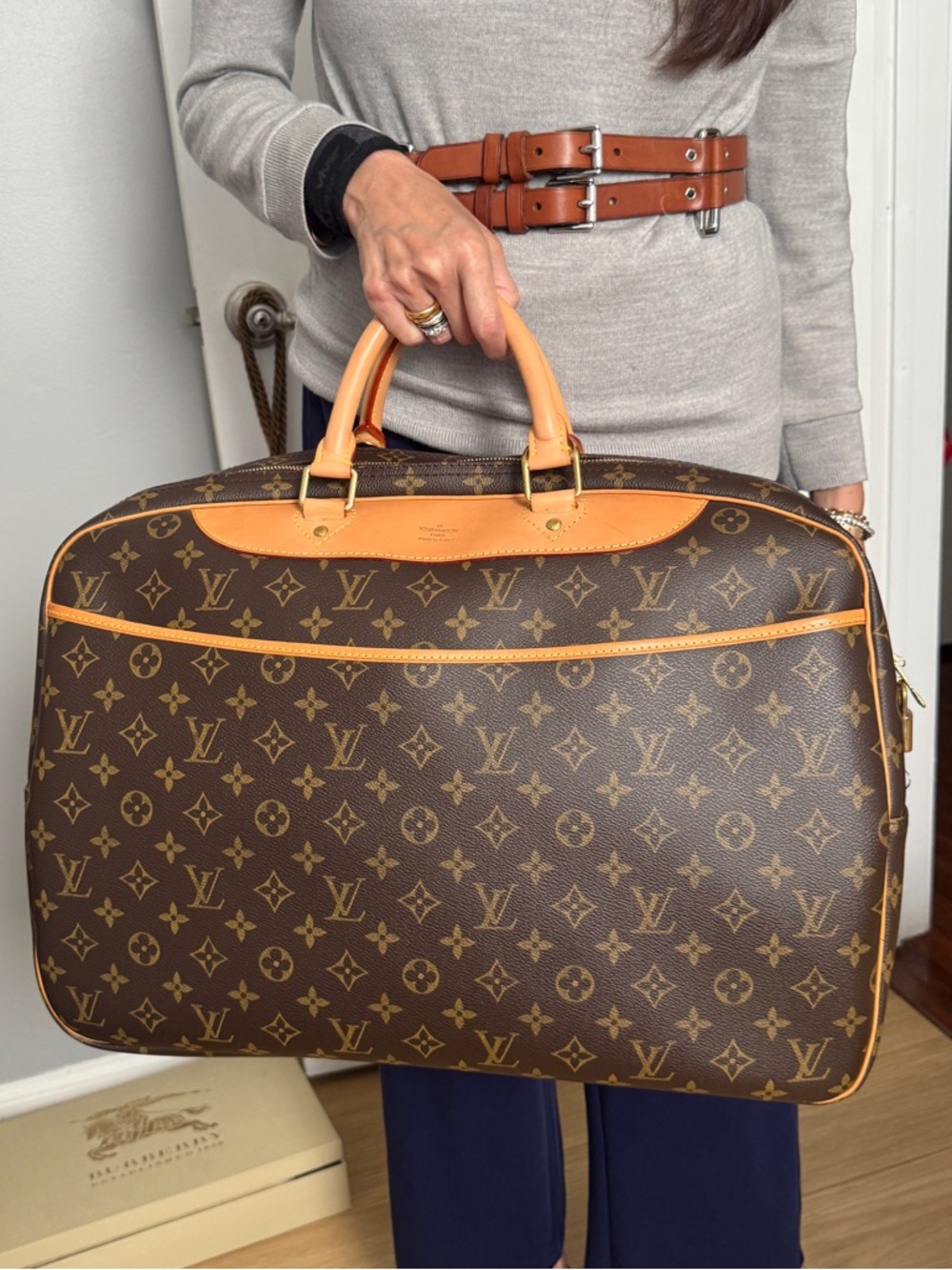 Louis Vuitton Monogram Alize Weekender - Picture 16 of 16